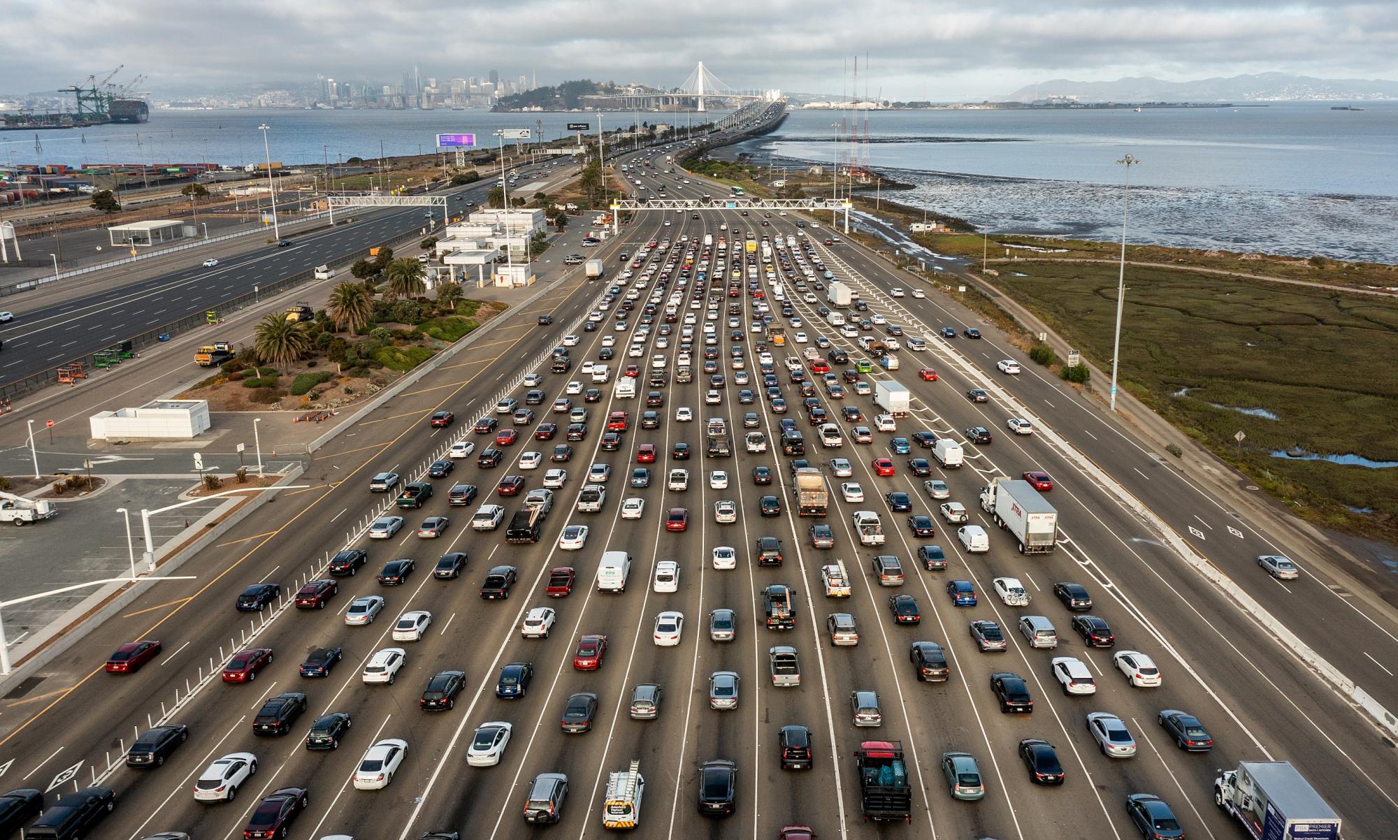 Traffic on Westbound Interstate 80 entering the Bay Bridge from Oakland/Emeryville to San Francisco